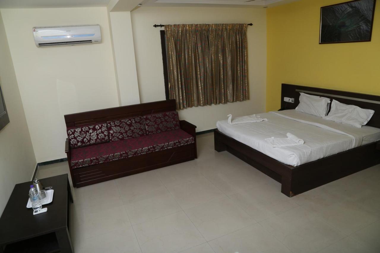 טירופור Landmaark Hotels מראה חיצוני תמונה